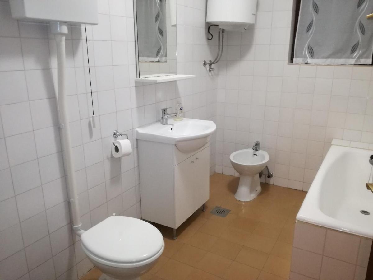 House Karlo Apartments Omiš Eksteriør billede